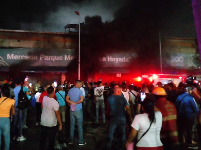 Se Registr Un Incendio En Dos Locales Comerciales Del Mercado De La