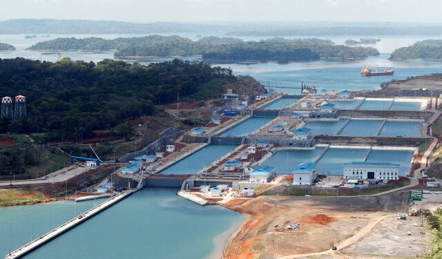 FOTO DE ARCHIVO. Vista aérea del proyecto de expansión del Canal de Panamá durante una presentación a medios. Mayo 11, 2016.  REUTERS/Carlos Jasso/