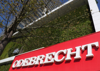 Foto de archivo. El logo corporativo del conglomerado de construcción Odebrecht en su sede de Sao Paulo, Brasil, 29 de julio, 2019. REUTERS/Amanda Perobelli