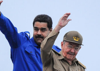 Nicolás Maduro y Raúl Castro. Foto de archivo.