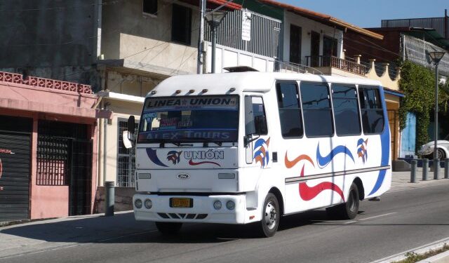 Autobús de pasajeros estado Mérida. Foto @jquinteronews.