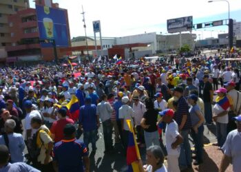 Estado Zulia. 16Nov. Foro Twitter Manuel Rosales.