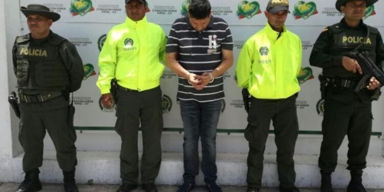 Imagen de la detención en 2017 de Henry Carrillo-Ramírez por la Policía colombiana - Policía Antinarcóticos de Colombia