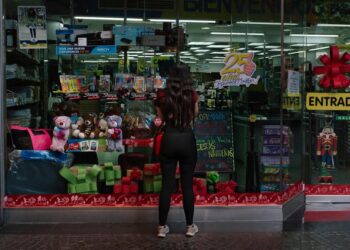 Tienda en el centro comercial San Ignacio, Caracas Venezuela. Foto Andrea Hernández Briceño.