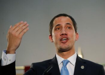 El presidente encargado de Venezuela, Juan Guaidó, durante su intervención en un acto en el Ayuntamiento de Madrid donde este sábado se le entregará la Llave de Oro de la ciudad. EFE/Juan Carlos Hidalgo/POOL