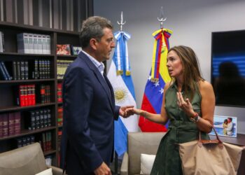 El presidente de la Cámara de Diputados del Congreso de Argentina, Sergio Massa y Elisa Trotta Gamus. Foto de archivo.