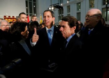 El presidente encargado de Venezuela, Juan Guaidó, durante su intervención en un acto en el Ayuntamiento de Madrid donde este sábado se le entregará la Llave de Oro de la ciudad. EFE/Juan Carlos Hidalgo/POOL