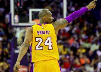 Apr 8, 2016; New Orleans, LA, USA; Los Angeles Lakers forward Kobe Bryant (24) reacts against the New Orleans Pelicans during the second half of a game at the Smoothie King Center. The Pelicans defeated the Lakers 110-102. Mandatory Credit: Derick E. Hingle-USA TODAY Sports