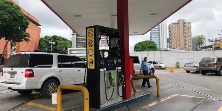 Estación de servicio. gasolina. Foto de archivo.