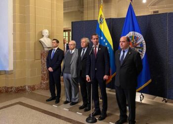 Juan Guaidó, Luis Almagro, Sede OEA EEUU.