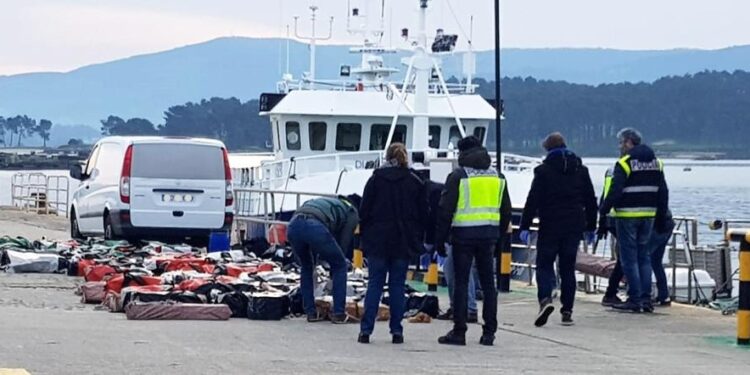 Incautación cocaína 28Mar2020 España. Foto Faro de Vigo.