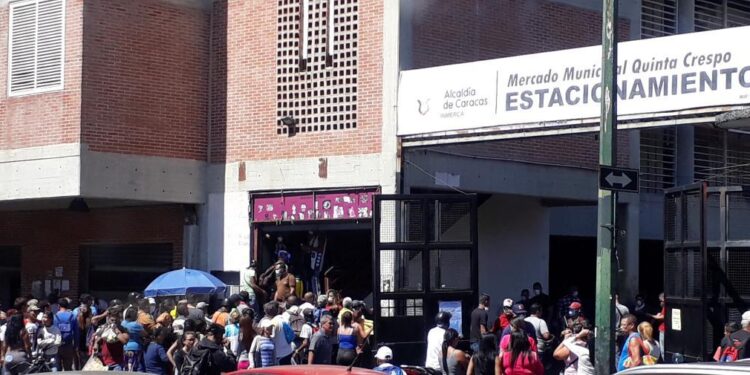 Mercado de Quinta Crespo. Foto @SegoviaBastidas