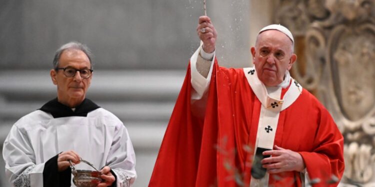 Papa Francisco 5 abril 2020. Foto Reuters.