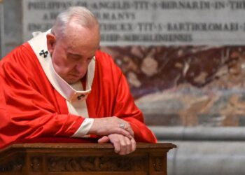 Papa Francisco 5 abril 2020. Foto Reuters.