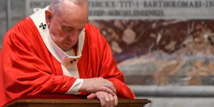 Papa Francisco 5 abril 2020. Foto Reuters.