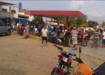 Los pescadores de Falcón han realizado protestas para exigir el abastecimiento de combustible para sus embarcaciones. Foto: Cortesía pescadores