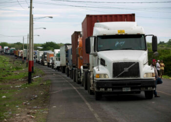 Vista de camiones estacionados en Nicaragua. EFE/Jorge Torres/Archivo
