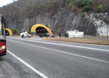 Autopìsta GMA Petare Guarenas. Foto @ElPitazoTV