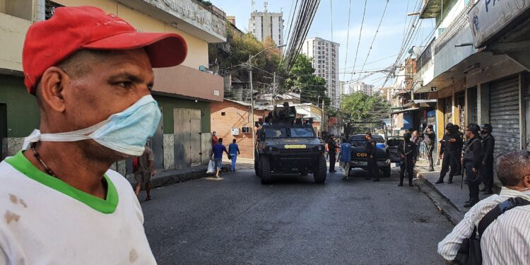 Operativo Petare. Foto @RCamachoVzla