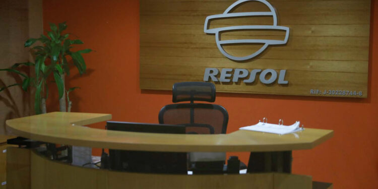 The corporate logo of Repsol is seen in their office in Caracas, Venezuela April 25, 2017. REUTERS/Carlos Garcia Rawlins