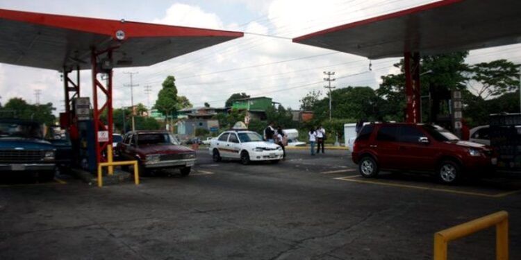 Estación de servicio El Vigía. Foto @jorgegalvis