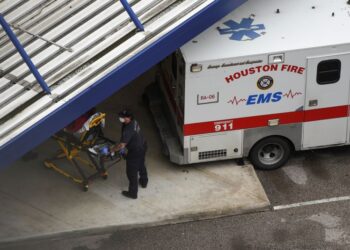 FOTO DE ARCHIVO: Entrada del Hospital Metodista de Houston, Texas, 22 de junio de 2020.  REUTERS/Callaghan O'Hare