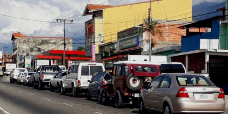 Mérida. gasolina. Foto de archivo.