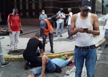 Accidente, avenida Urdaneta. 26Jul2020. Foto @RCamachoVzla