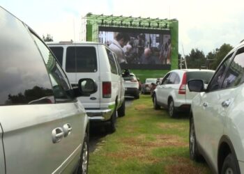 Autódromo de México, autocine. Foto Agencias.