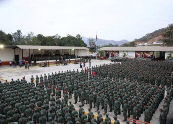 Venezuela's President Nicolas Maduro attends a meeting with soldiers at a military base in Caracas, Venezuela January 30, 2019. Miraflores Palace/Handout via REUTERS ATTENTION EDITORS - THIS PICTURE WAS PROVIDED BY A THIRD PARTY.