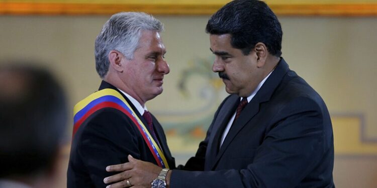 Miguel Díaz-Canel y Nicolás Madurol. Foto agencias.