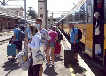 Tren Croacia. Foto de archivo.