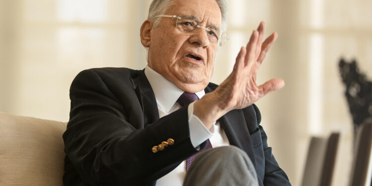 S¿O PAULO, Brasil - 26 de novembro de 2018: O ex-presidente da Rep¿blica Fernando Henrique Cardoso, durante entrevista para revista Veja, em sala do Instituto Fernando Henrique Cardoso. foto: Caio Guatelli