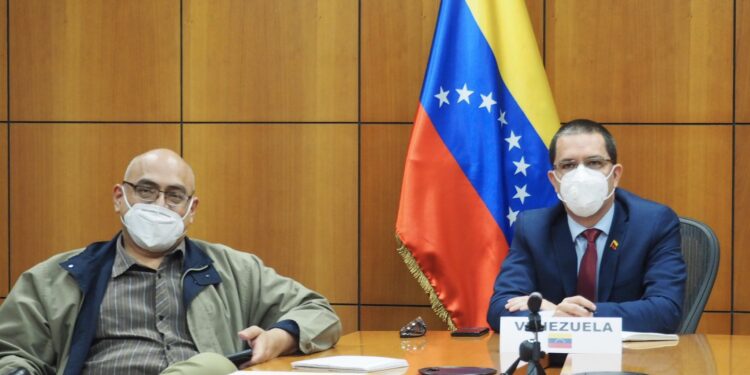 Carlos Alvarado y Jorge Arreaza. Foto  @CancilleriaVE