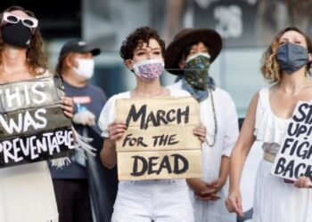 Marcha neoyorquina, víctimas COVID-19. Foto EFE.