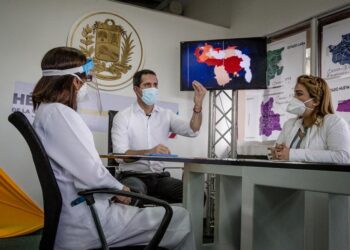 Pdte. (E) de Venezuela Juan Guaidó. Héroes de la salud. Foto @jguaido.