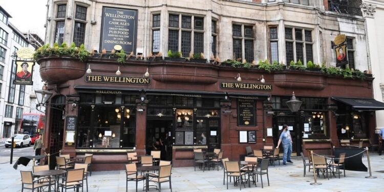 Pubs, Inglaterra. Foto de archivo.