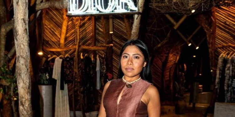 Yalitza Aparicio. Dior. Foto de archivo.