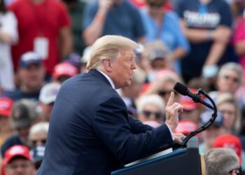 Durante varias horas fue suspendida la cuenta oficial de la campaña de reelección del presidente estadounidense, Donald Trump.  Foto Brendan Smialowski  AFP