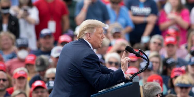 Durante varias horas fue suspendida la cuenta oficial de la campaña de reelección del presidente estadounidense, Donald Trump.  Foto Brendan Smialowski  AFP