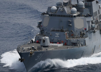 200426-N-ZM949-1478 PACIFIC OCEAN (April 26, 2020) The Arleigh Burke-class guided-missile destroyer USS Pinckney (DDG 91) transits the Pacific Ocean during a Division Tactics exercise with U.S. Coast Guard Cutter Northland April 26, 2020. Northland and Pinckney are deployed to the U.S. Southern Command area of responsibility to support Joint Interagency Task Force South’s mission, which includes counter illicit drug trafficking in the Caribbean and Eastern Pacific. (U.S. Navy photo by Mass Communication Specialist 3rd Class Erick A. Parsons)