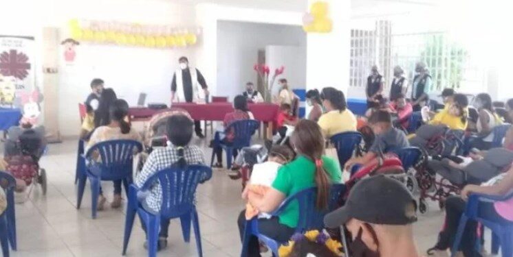 Madres y niños tuvieron el encuentro con Cáritas Carúpano | Foto: Yesenia García