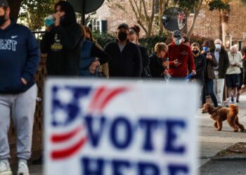 CHARLESTON, SC - NOVEMBER 03: People line up to vote at the Hazel Parker Playground on Election Day on November 3, 2020 in Charleston, United States.  After a record-breaking early voting turnout, Americans head to the polls on the last day to cast their vote for incumbent U.S. President Donald Trump or Democratic nominee Joe Biden in the 2020 presidential election.  (Photo by Michael Ciaglo/Getty Images)