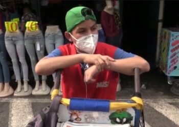 El Salvador, niños. Foto captura de video EFE.