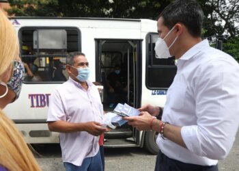 Pdte. Juan Guaidó. 28Nov2020. Transporte. Consulta Popular. Foto Leo Álvarez.