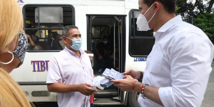 Pdte. Juan Guaidó. 28Nov2020. Transporte. Consulta Popular. Foto Leo Álvarez.