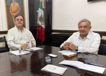 López Obrador y el canciller Marcelo Ebrard hablaron por teléfono con el presidente electo Joe Biden desde la ciudad de Valladolid (Yucatán).PRESIDENCIA DE MÉXICO / EFE