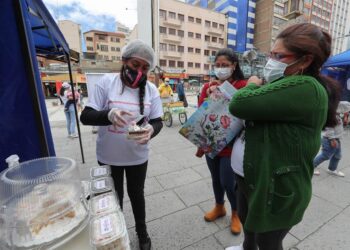 Migrantes venezolanos, economía en Bolivia. Foto EFE.