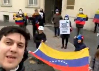 Venezolanos Londres. Consulta Popular. Foto captura de video.