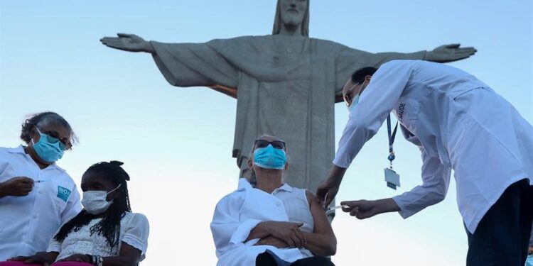 Brasil, jornada de vacunación covid-19. Foto EFE